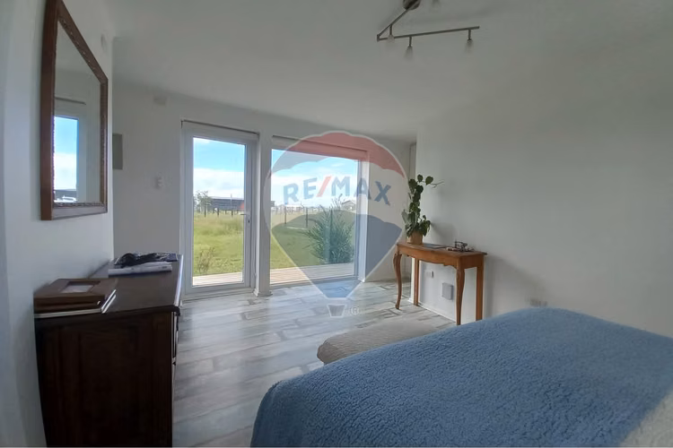 Se vende moderna casa con parcela/ puerto varas