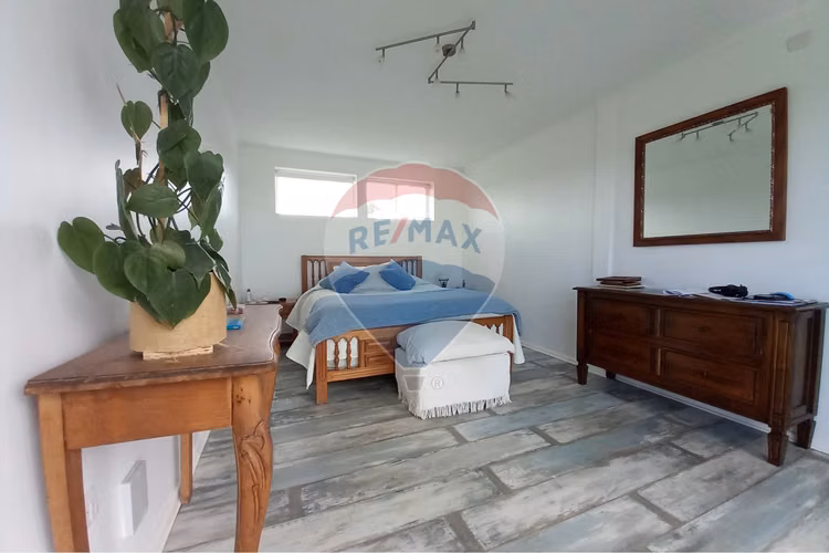 Se vende moderna casa con parcela/ puerto varas
