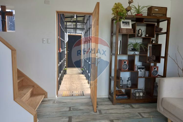 Se vende moderna casa con parcela/ puerto varas