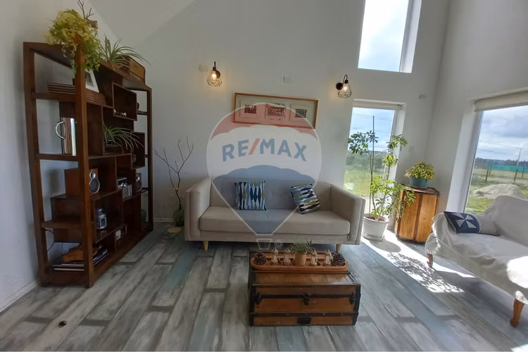 Se vende moderna casa con parcela/ puerto varas