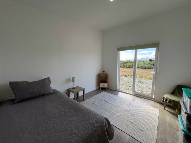 Casa semi nueva en venta en Puerto Varas (65216)