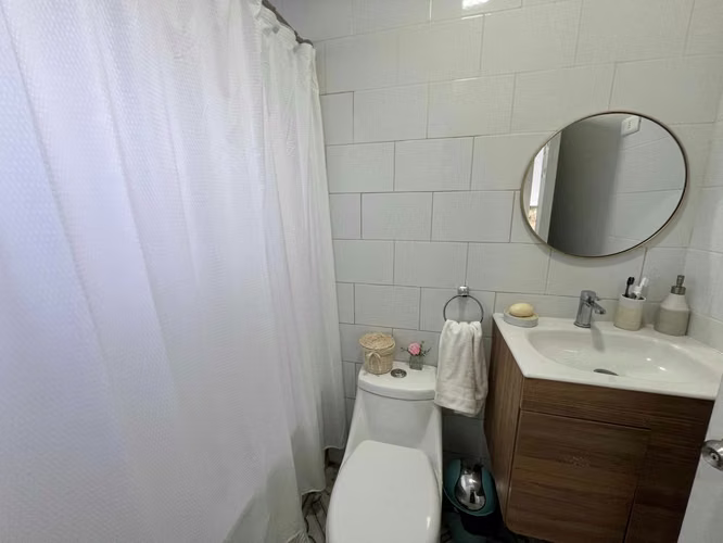 Casa semi nueva en venta en Puerto Varas (65216)