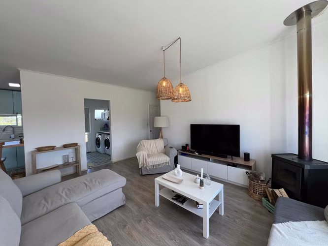 Casa semi nueva en venta en Puerto Varas (65216)