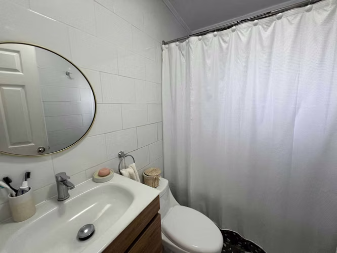 Casa semi nueva en venta en Puerto Varas (65216)
