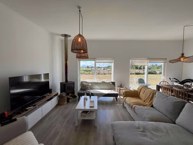 Casa semi nueva en venta en Puerto Varas (65216)