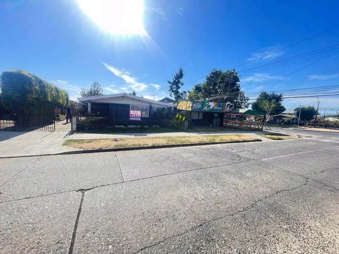 SE VENDE CASA EN SECTOR COMERCIAL TEMUCO  (66047)