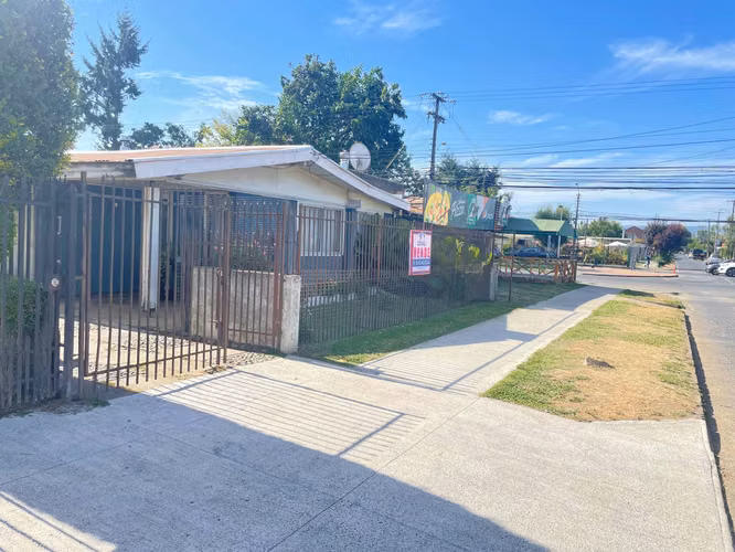 SE VENDE CASA EN SECTOR COMERCIAL TEMUCO  (66047)