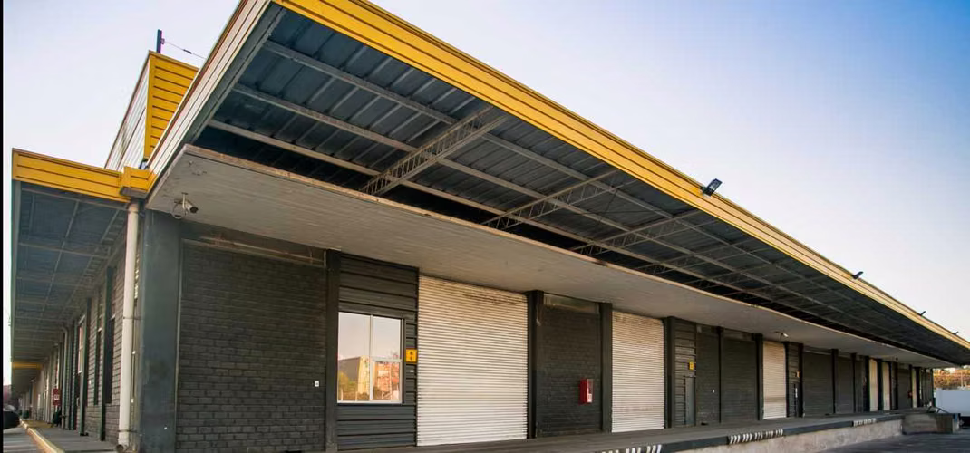 BODEGA 440 M2 CALLE LOS GOBELINOS (66389)