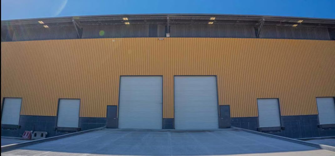 BODEGA 440 M2 CALLE LOS GOBELINOS (66389)