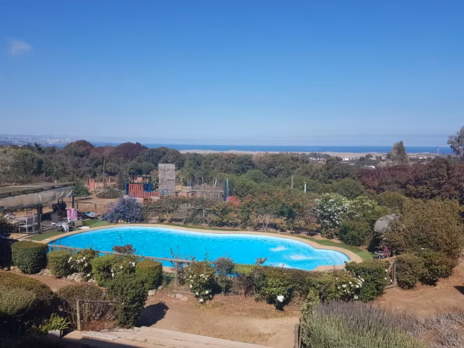 Hermosa casa, 4 dorm, espacios amplios y luminosos, Lomas de Mantagua