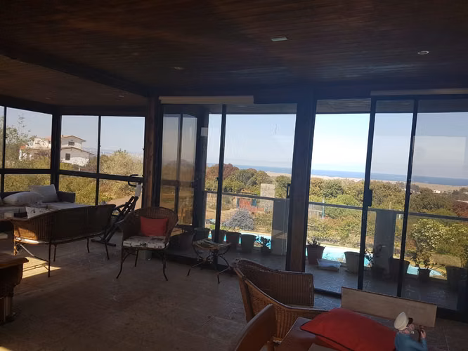 Hermosa casa, 4 dorm, espacios amplios y luminosos, Lomas de Mantagua