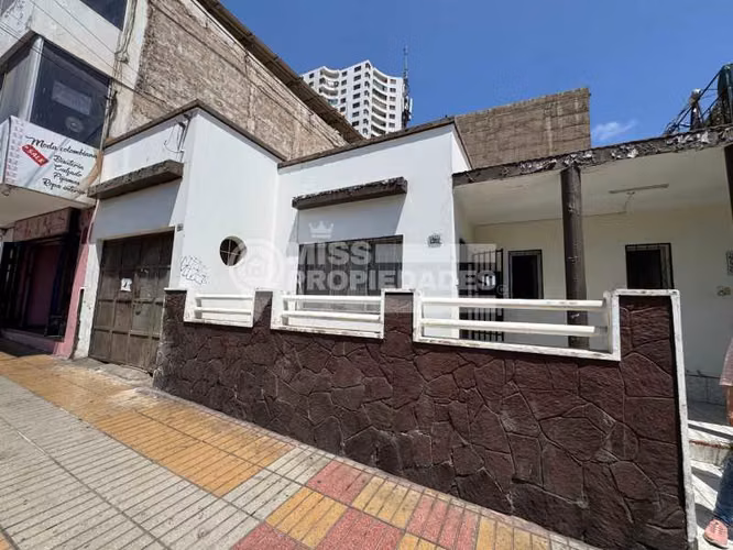 VENDEN DOS CASAS - SECTOR CENTRO, ANTOFAGASTA