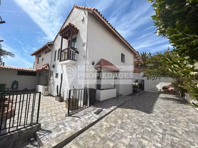 VENDE CASA - JARDINES DEL SUR, ANTOFAGASTA
