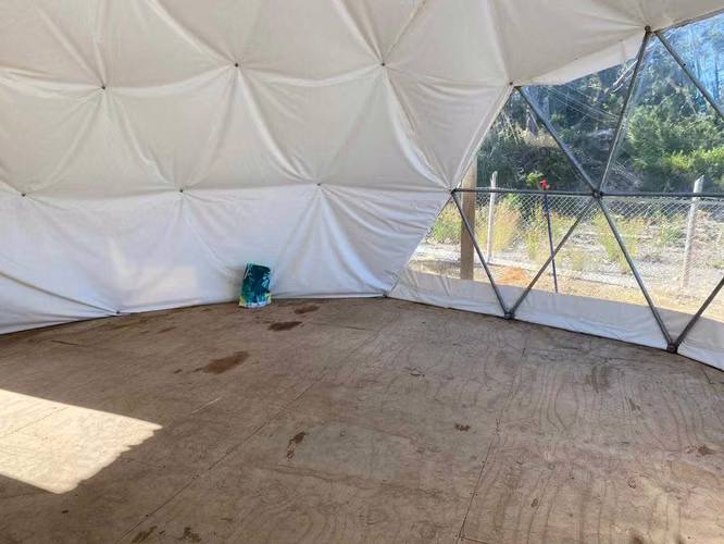 Parcela con casa paneles solares más domo  (67611)