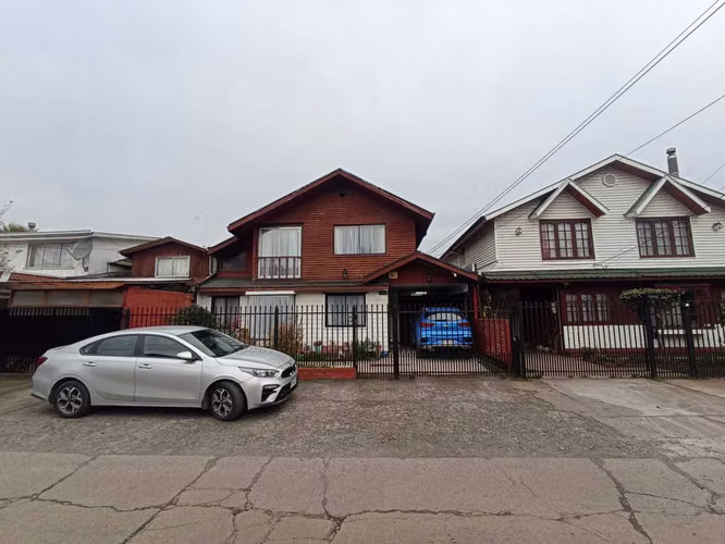 VENTA CASA REMODELADA 5D VILLA AQUELARRE (68198)