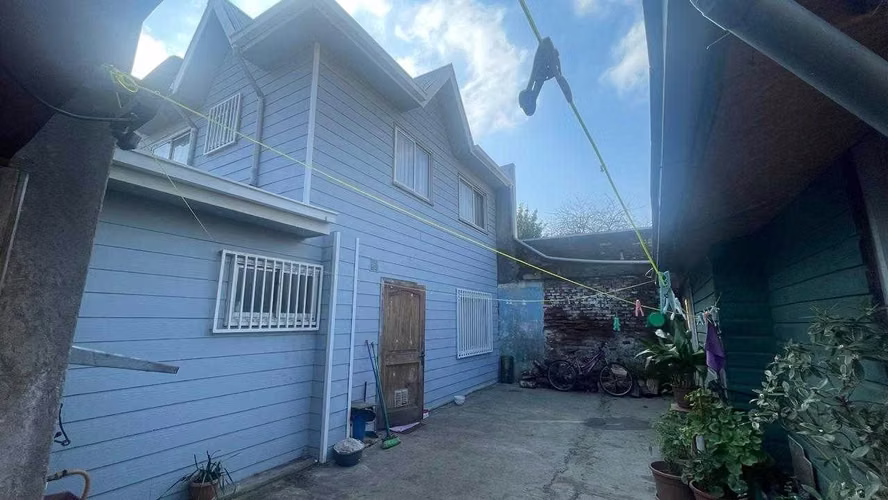 VENDO AMPLIA PROPIEDAD EN CALLE BALMACEDA  (68717)