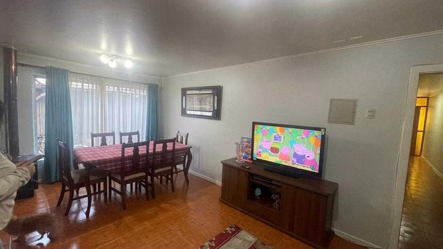 VENDO AMPLIA PROPIEDAD EN CALLE BALMACEDA  (68717)