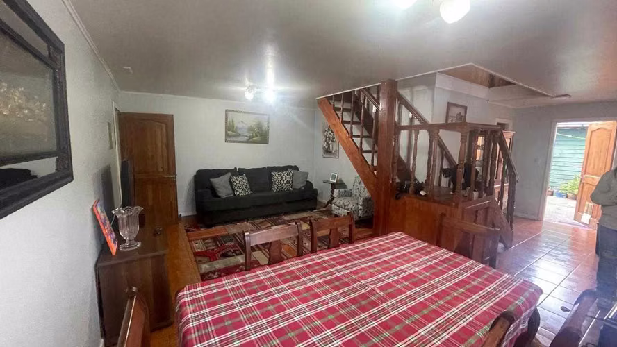 VENDO AMPLIA PROPIEDAD EN CALLE BALMACEDA  (68717)