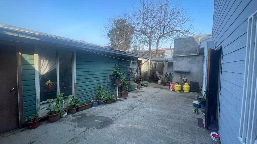 VENDO AMPLIA PROPIEDAD EN CALLE BALMACEDA  (68717)