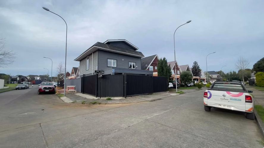 VENDE CASA REMODELADA EN BARRIO INGLES (68685)