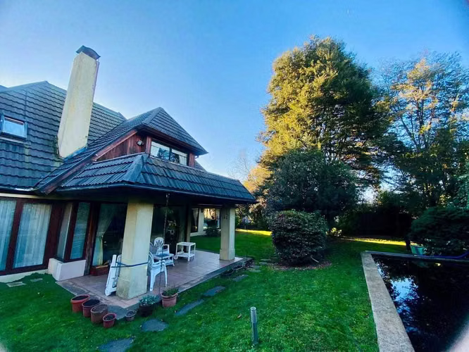Casa, Jardín Las Quemas (68629)
