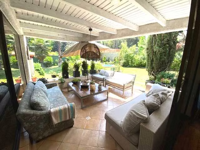 Preciosa casa cercana a Mayflower school (68624)