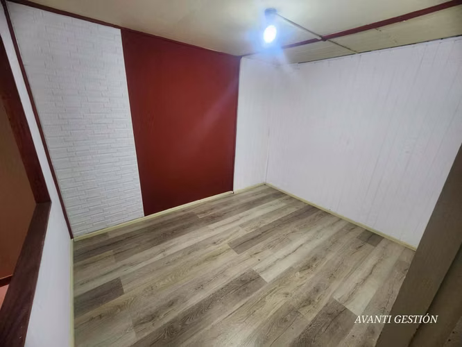 CASA SEGUNDO PISO DE ESQUINA EN PADRE HURTADO (68953)
