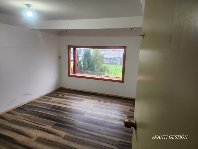 CASA SEGUNDO PISO DE ESQUINA EN PADRE HURTADO (68953)