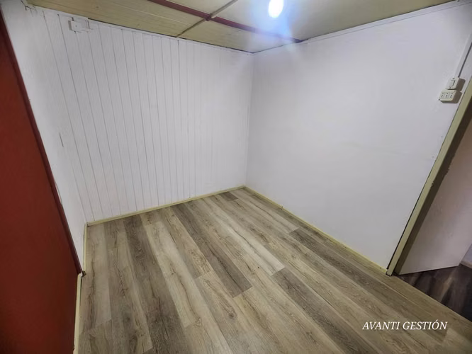 CASA SEGUNDO PISO DE ESQUINA EN PADRE HURTADO (68953)