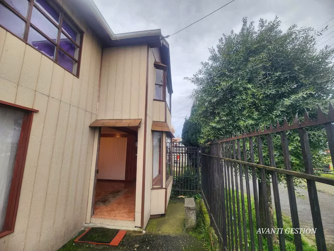 CASA SEGUNDO PISO DE ESQUINA EN PADRE HURTADO (68953)