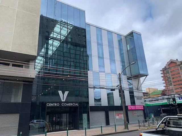 L.Comercial de 145 M2 en Galería Vanguardia (69258)