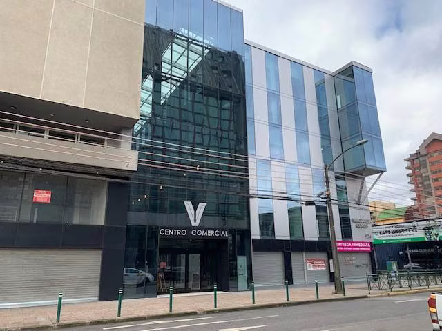 L.Comercial de 145 M2 en Galería Vanguardia (69258)