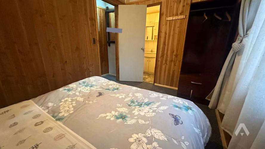 ID:023V Casa con 2 departamentos en venta (69940)