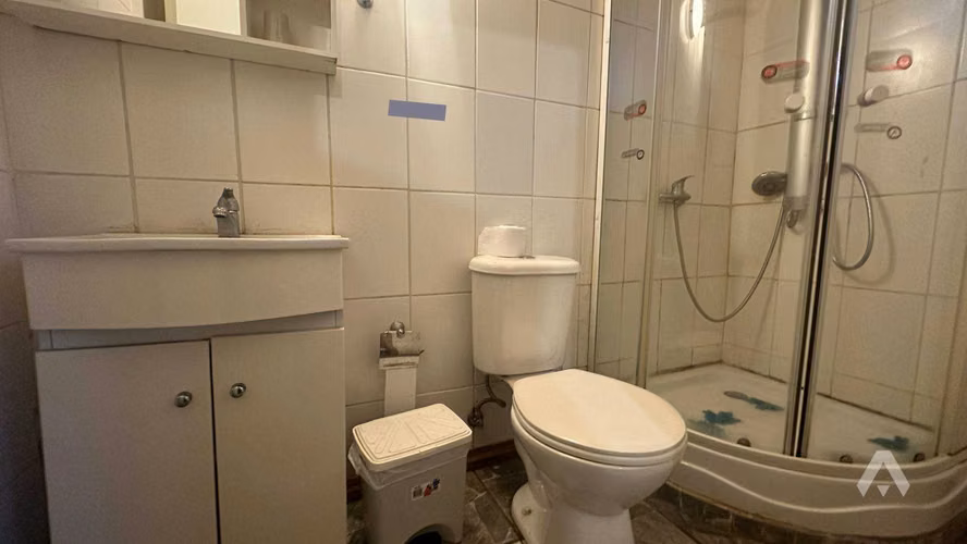 ID:023V Casa con 2 departamentos en venta (69940)