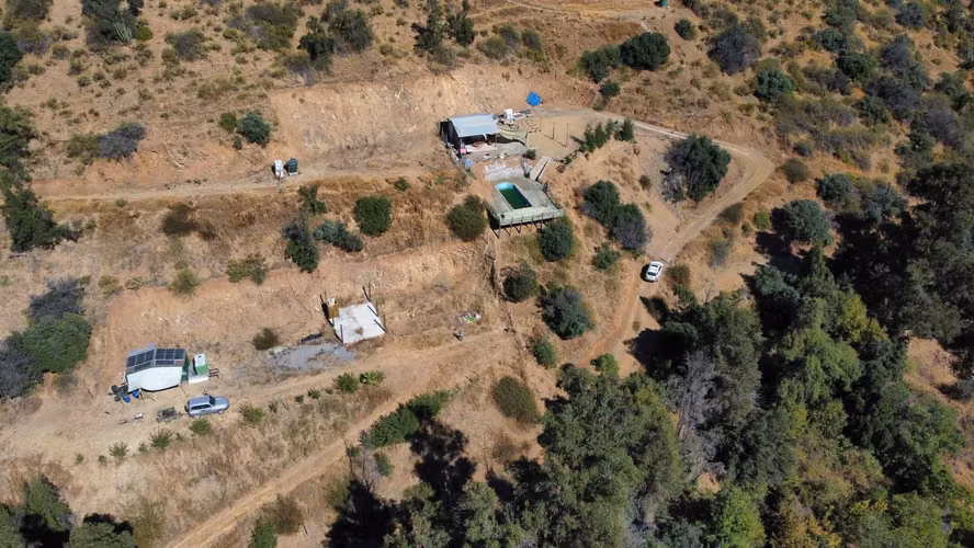 Parcela en La Leonera, piscina, agua y luz (70084)