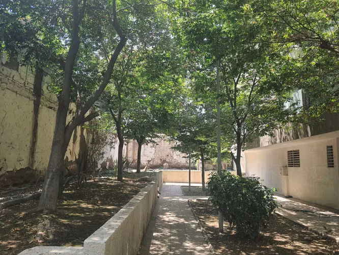 San Ignacio 824, Frente Museo Militar