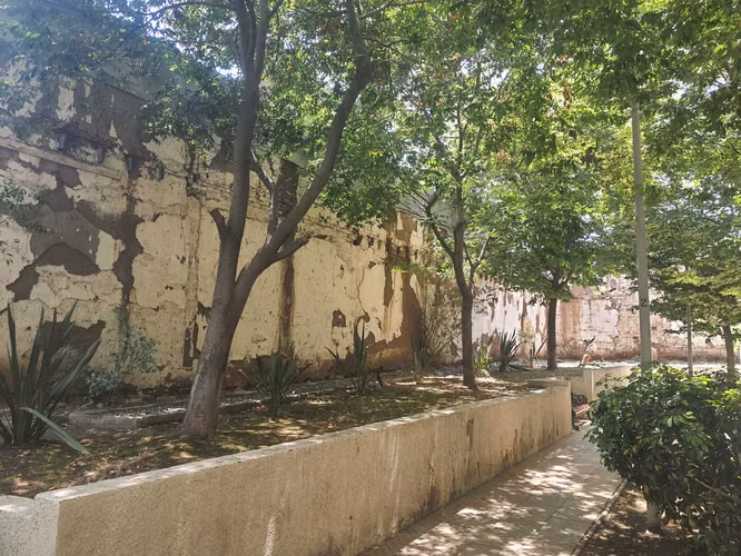 San Ignacio 824, Frente Museo Militar
