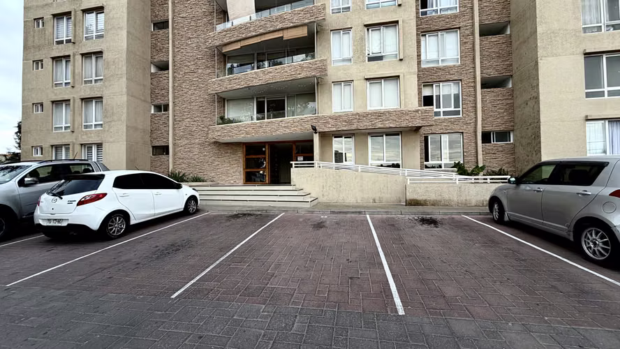 Departamento en Venta 2D + 2B + 2 Estacionamientos (7° Piso) | Condominio Valle Azapa