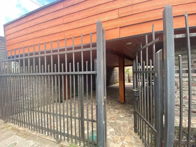 SE VENDE CASA 4D Y 2B EN TEMUCO (71187)