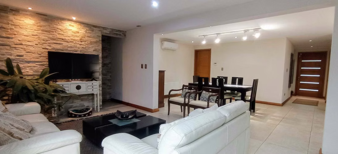 Vende Amplia Casa Sector Las Rastras Talca (71145)