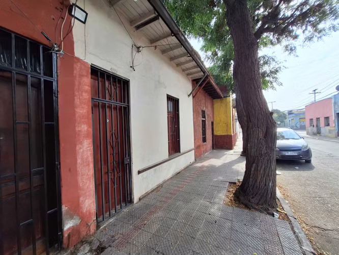 Venta casa Santiago 4dormitorios 1 baño (70895)