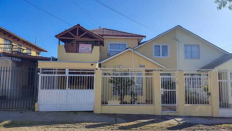 Se vende casa dos pisos Sindempart Coquimbo (72150)