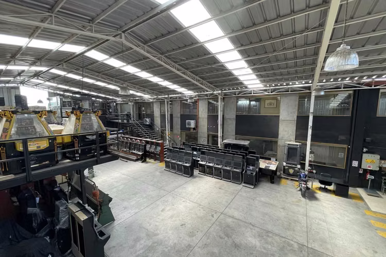 Oficinas con galpones de primer nivel (72596)