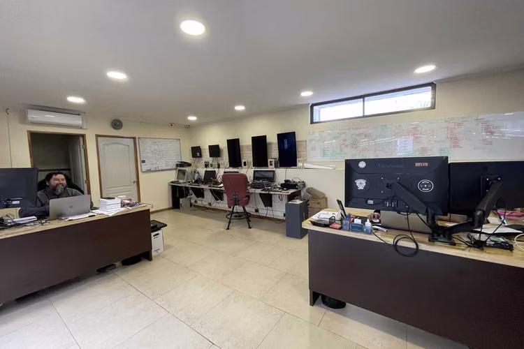 Oficinas con galpones de primer nivel (72596)