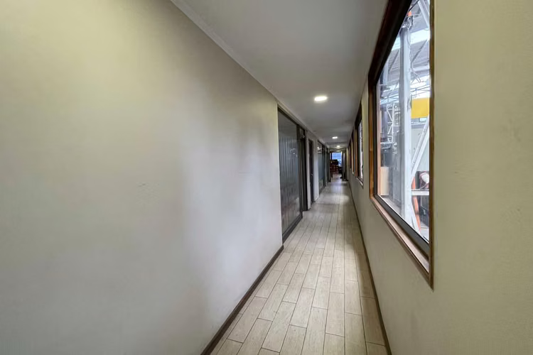 Oficinas con galpones de primer nivel (72596)
