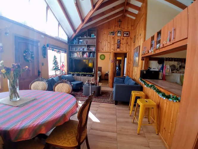 HERMOSA Y AMPLIA CASA EN PARCELA, CONDOMINIO BRISAS DEL ROMERO, LA SERENA