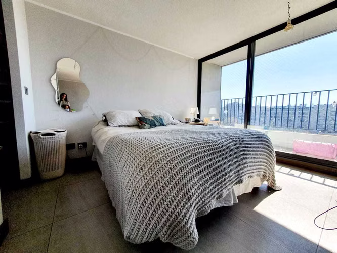 Se vende depto 1D+1B, metro chile españa. (73472)