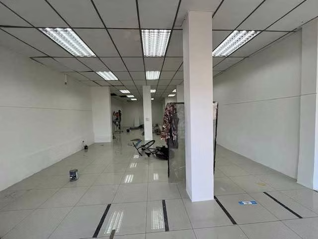 Local Comercial, ex Librería, sector Centro (73346)