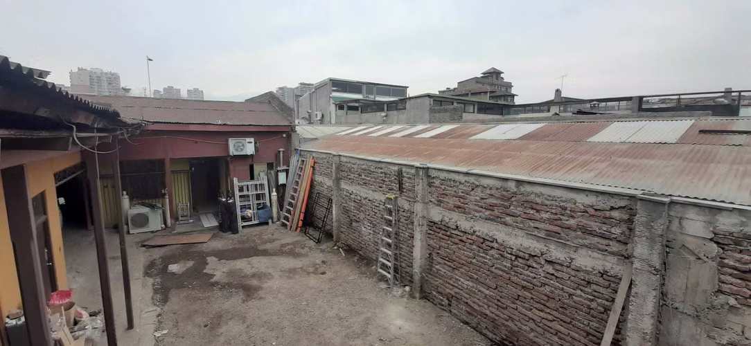 PROPIEDAD  BARRIO COMERCIAL 10 DE JULIO (74977)