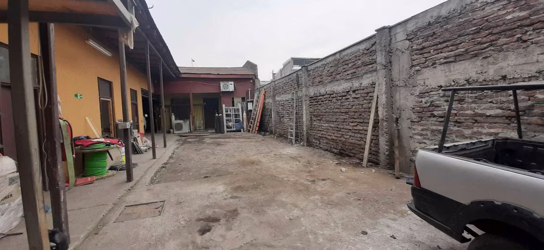 PROPIEDAD  BARRIO COMERCIAL 10 DE JULIO (74977)